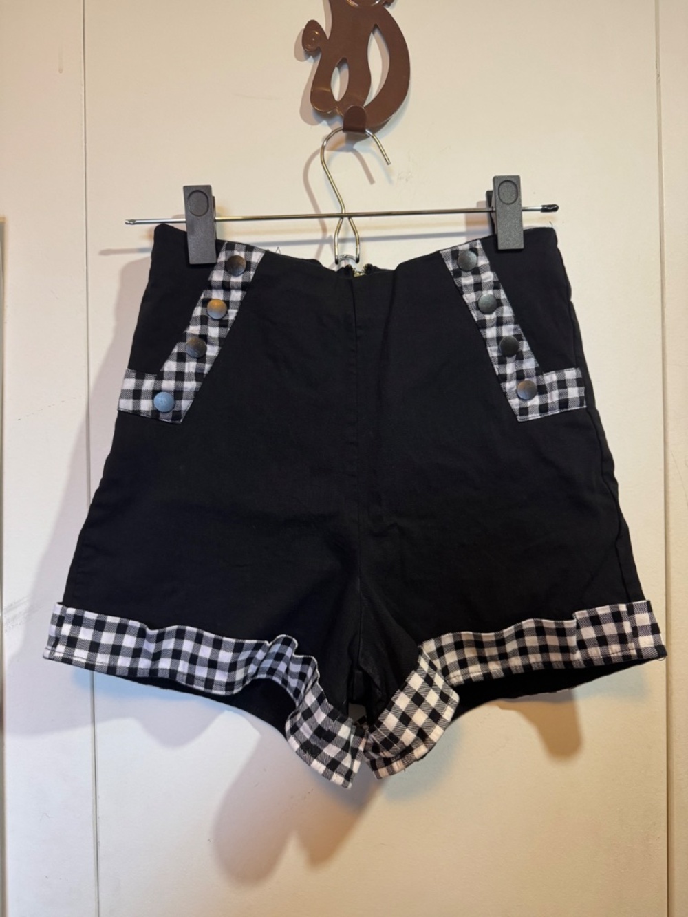 Banjo and cake High waisted shorts - Picture 5 of 5